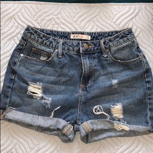 Boyfriend fit Shorts high waisted size 25